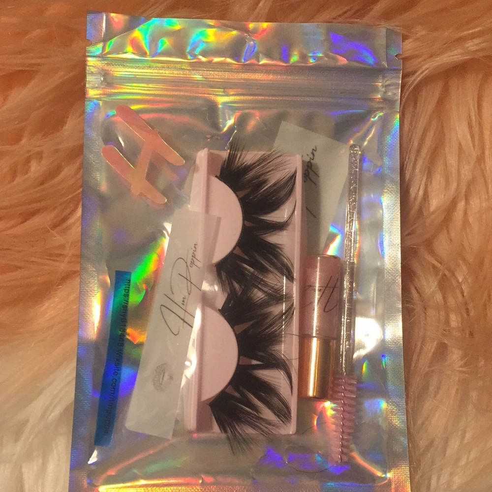 Lip gloss - Picture 2 of 5